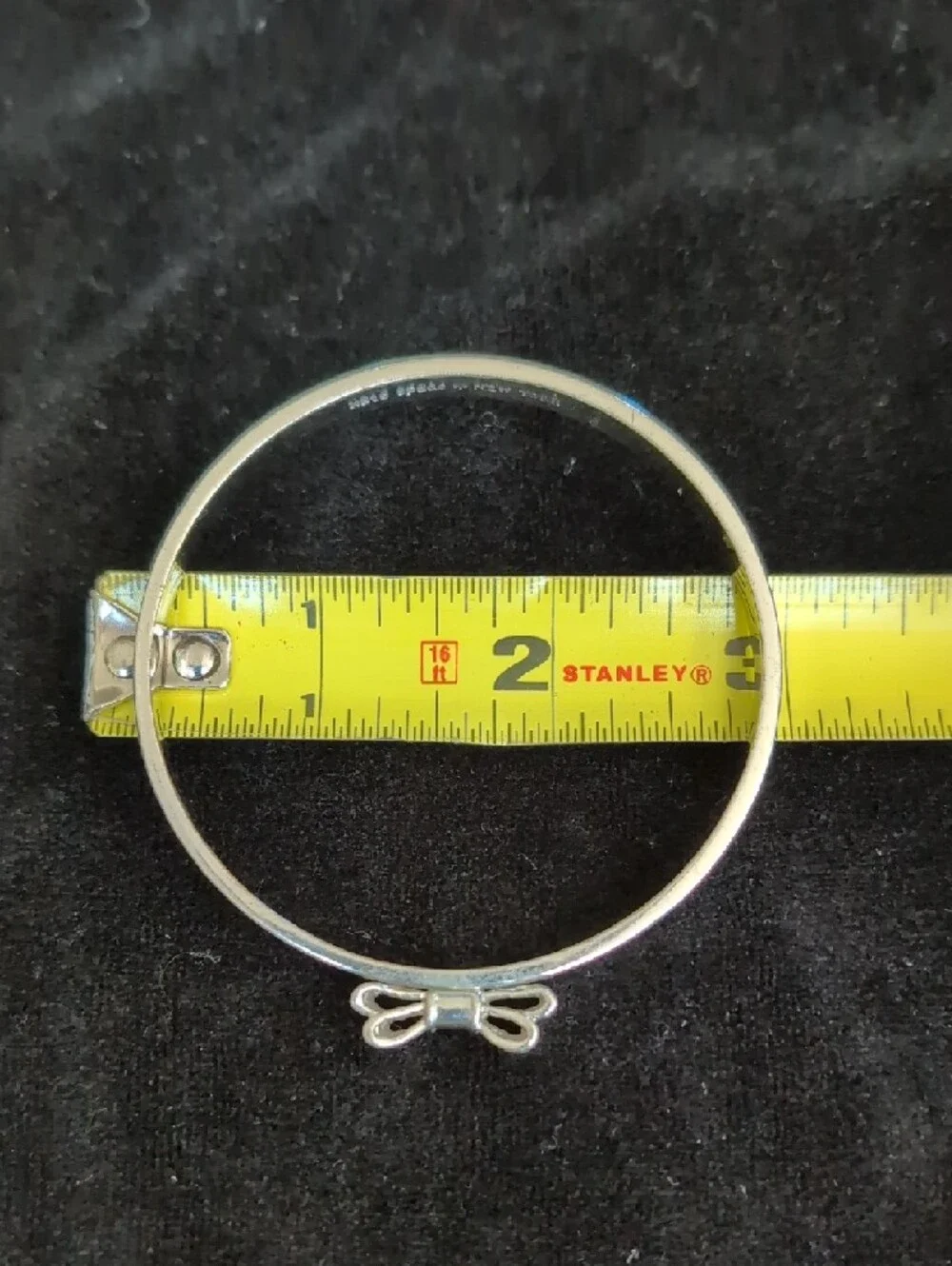 Kate Spade ♠️NY "Take A Bow" Silver Tone Bangle Bracelet - Picture 3 of 3